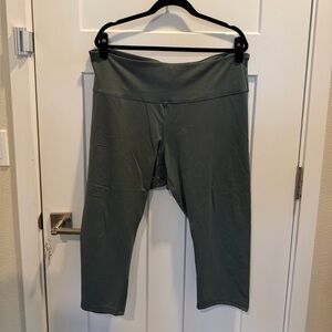 Old navy cropped Green Leggings